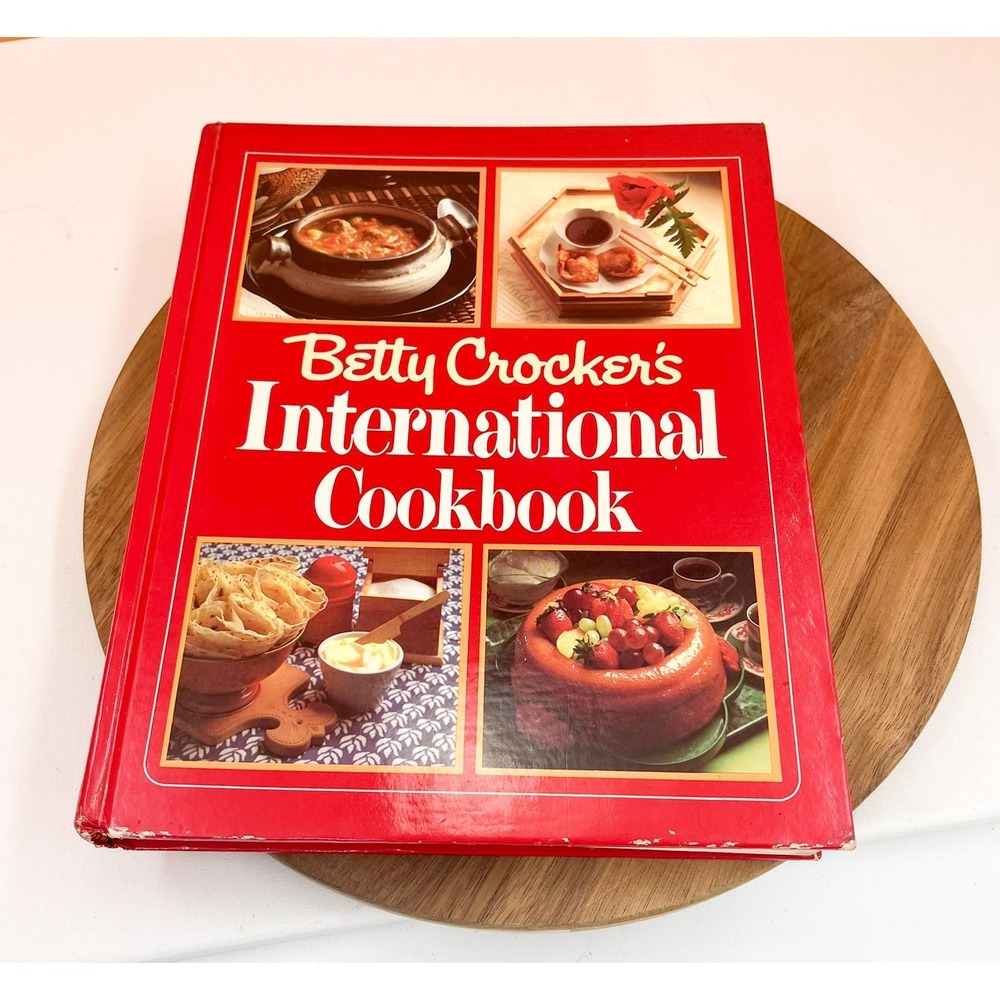 Vintage Betty Crocker's International Cookbook - 1980 First Edition